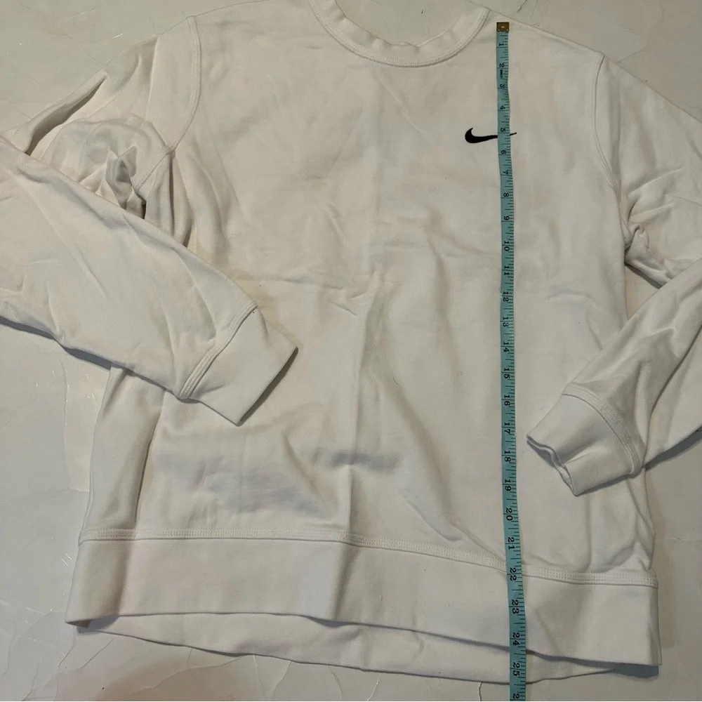 White Nike Women’s Sweater Crew Neck Large Casual Preppy Athletic - Picture 3 of 6